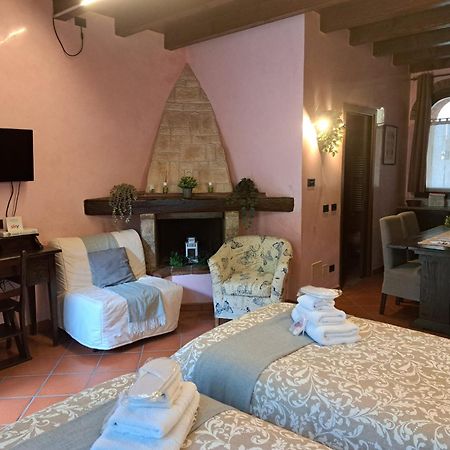 Monolocale Elvira Abbadesse Guest House Milan Exterior photo