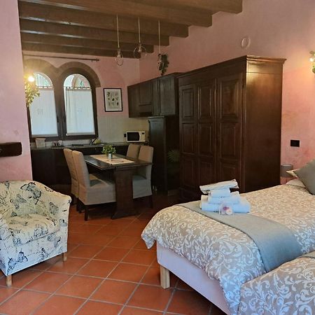 Monolocale Elvira Abbadesse Guest House Milan Exterior photo